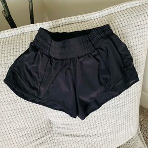 Lululemon Hotty Hot Shorts II 2.5”